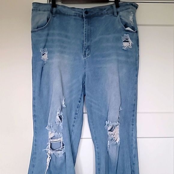 Almost Famous plus size Size 24 ripped style flare denim jeans with bottom flare - Picture 5 of 9